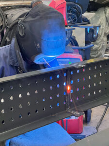 CHEZ-CORNUT-CARROSSERIE-INDUSTRIELLE-SOUDURE-CHASSIS-travaux-adaptation