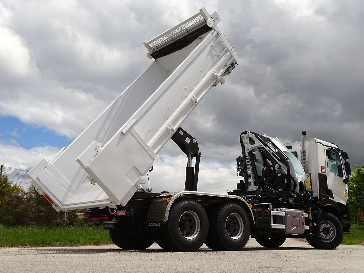 CHEZ-CORNUT-CARROSSERIE-INDUSTRIELLE-Tribenne-camion-benne-renault-trucks