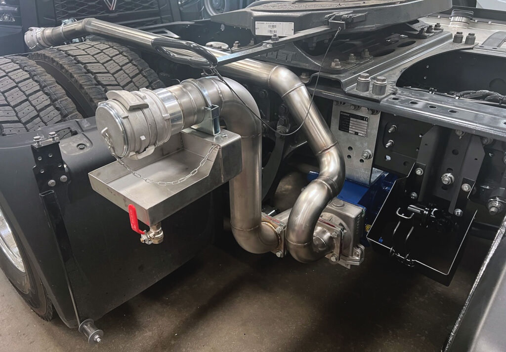 CHEZ-CORNUT-CARROSSERIE-INDUSTRIELLE-EQUIPEMENTS-DEPOTAGE-MONTAGE-POMPE-CC8-65-MOUVEX