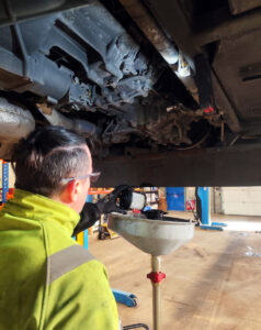 CHEZ-CORNUT-SERVICE-ENTRETIEN-REPARATION-BOITE-DE-VITESSE-VIDANGE